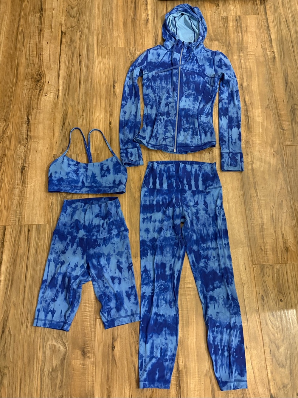 Lululemon 4 piece set blue multi coloured size 2&6 - Picture 2 of 10